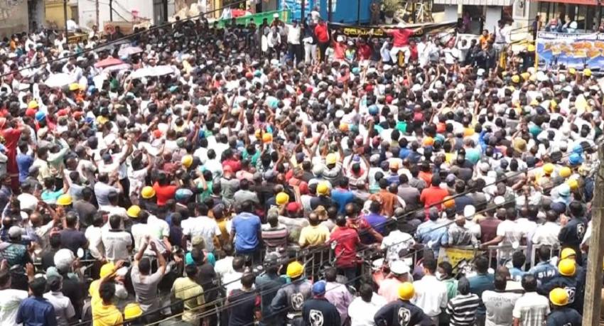Port workers protest against unjust tax